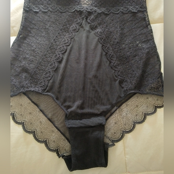 H&M BLK shaping lace bodysuit - Picture 3 of 9